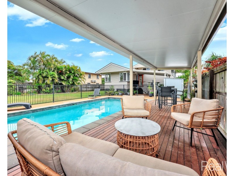 12 Lloyd Street, Walkervale QLD 4670