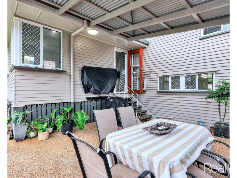 12 Lloyd Street, Walkervale QLD 4670