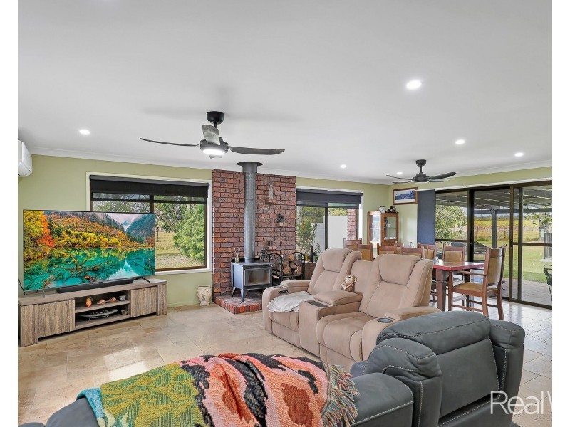 629 Lindemans Road, Moore Park Beach QLD 4670