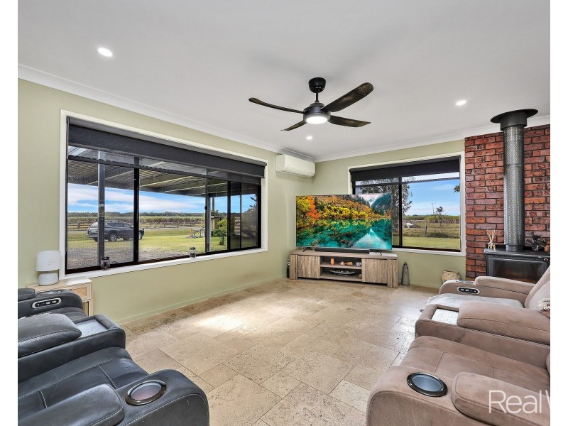 629 Lindemans Road, Moore Park Beach QLD 4670