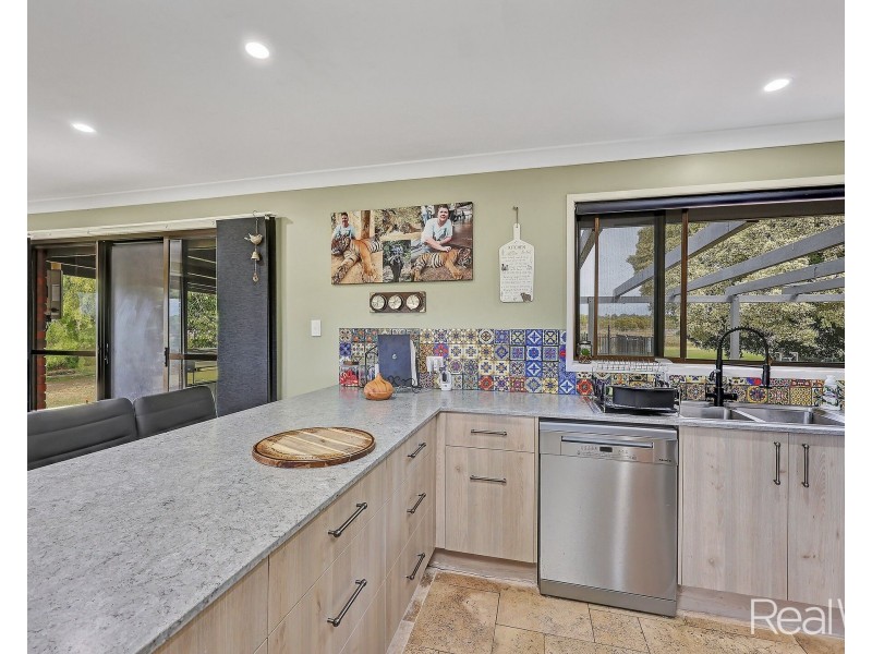 629 Lindemans Road, Moore Park Beach QLD 4670