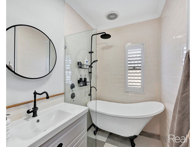 2 Lewis Street, Kepnock QLD 4670