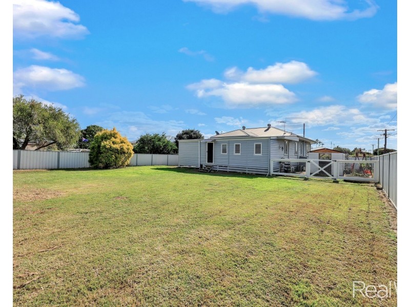 2 Lewis Street, Kepnock QLD 4670