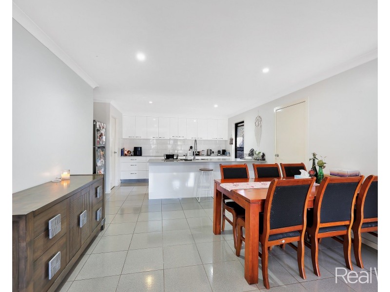 2/53 Duffy Street, Millbank QLD 4670
