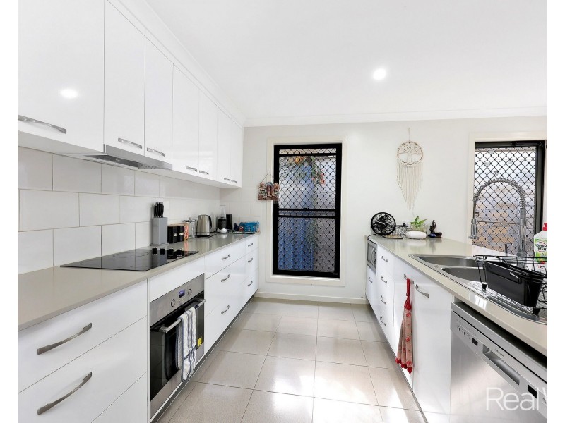 2/53 Duffy Street, Millbank QLD 4670