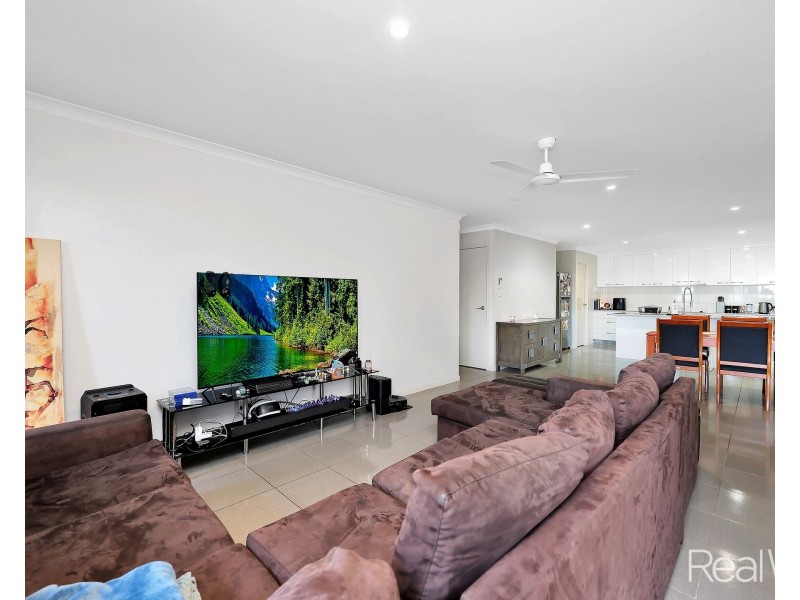 2/53 Duffy Street, Millbank QLD 4670