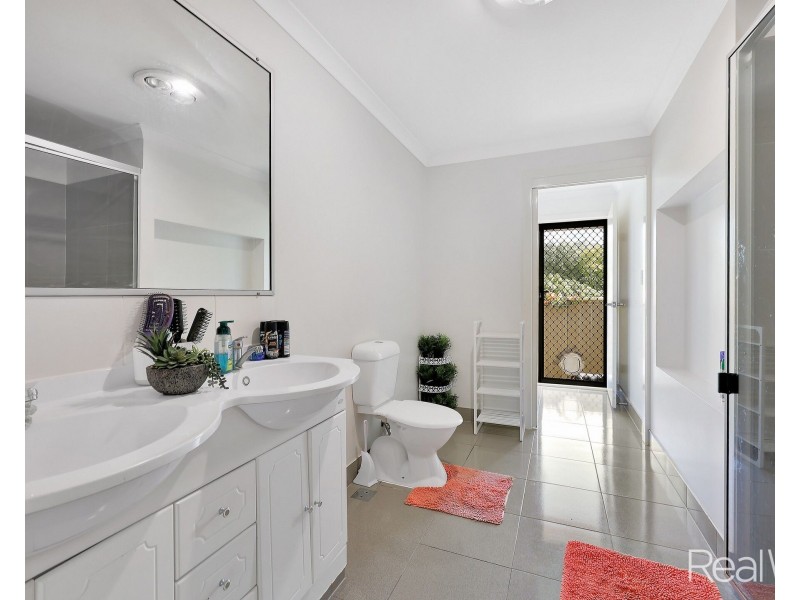 2/53 Duffy Street, Millbank QLD 4670