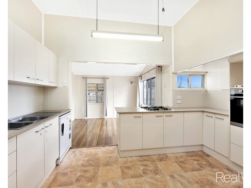 9 Lovers Walk, Thabeban QLD 4670