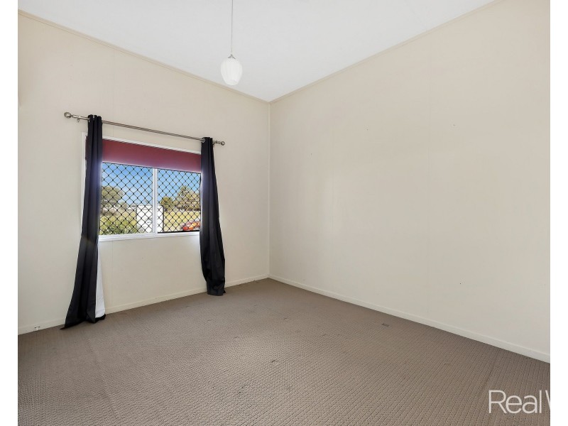 9 Lovers Walk, Thabeban QLD 4670