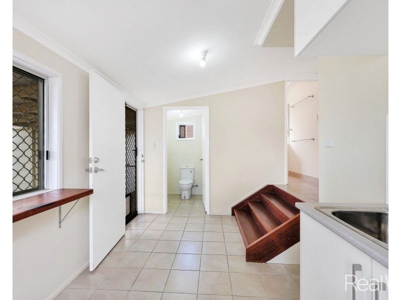 9 Lovers Walk, Thabeban QLD 4670