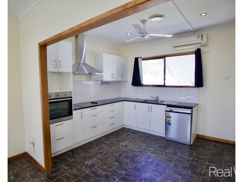 2 Wainwright Street, Svensson Heights QLD 4670
