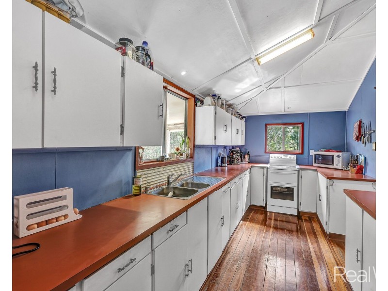 14 Woods Road, Sharon QLD 4670