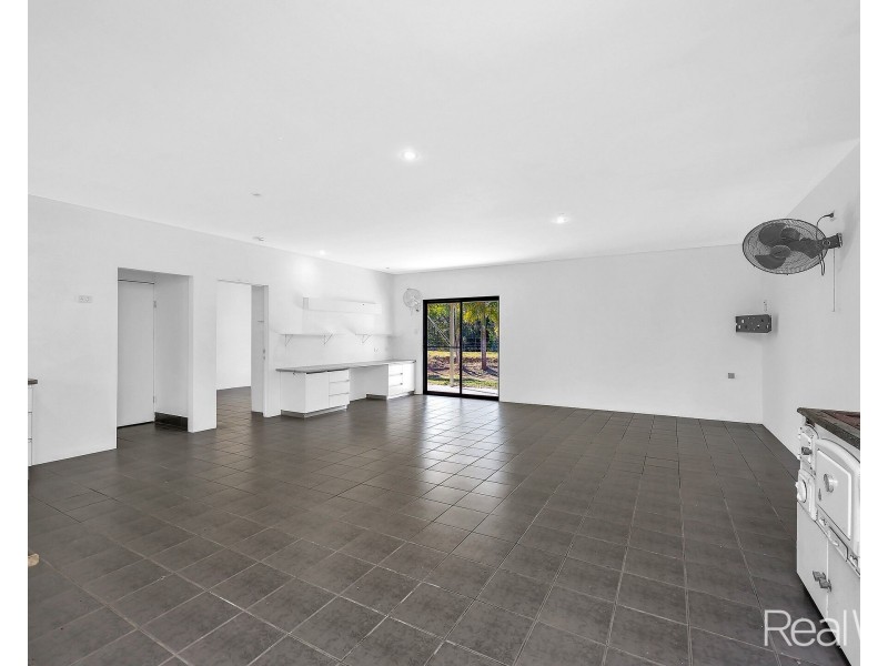 119 Leesons Road, Redridge QLD 4660