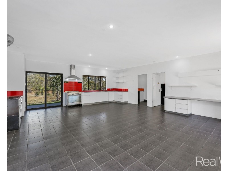 119 Leesons Road, Redridge QLD 4660