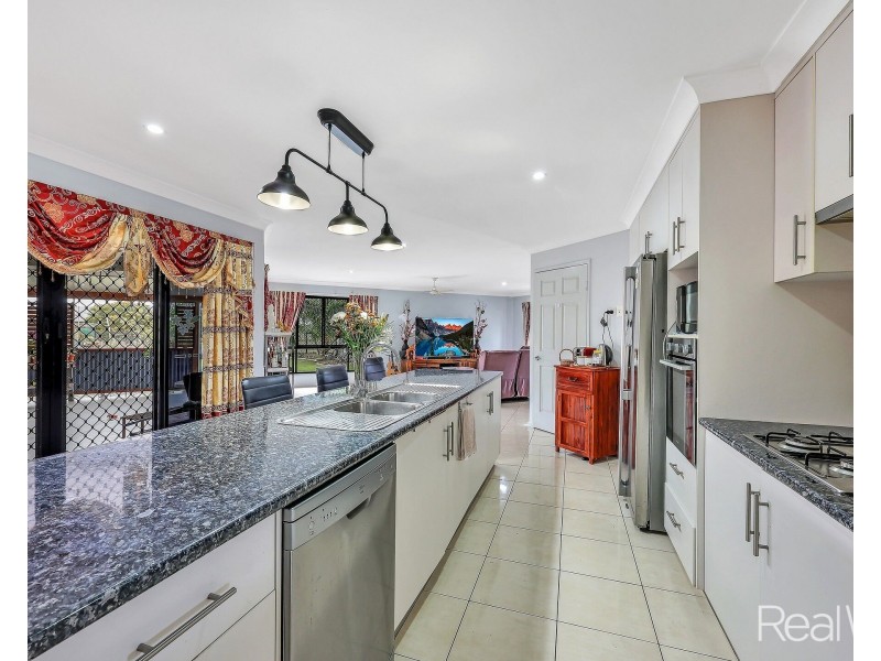 73 Parklands Drive, Branyan QLD 4670