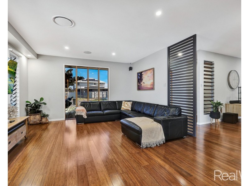 35 Sanctuary Drive, Ashfield QLD 4670