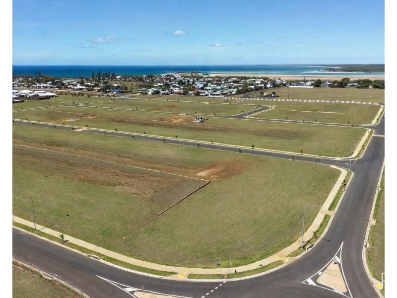96 Dorflers Road, South Beach, Elliott Heads QLD 4670