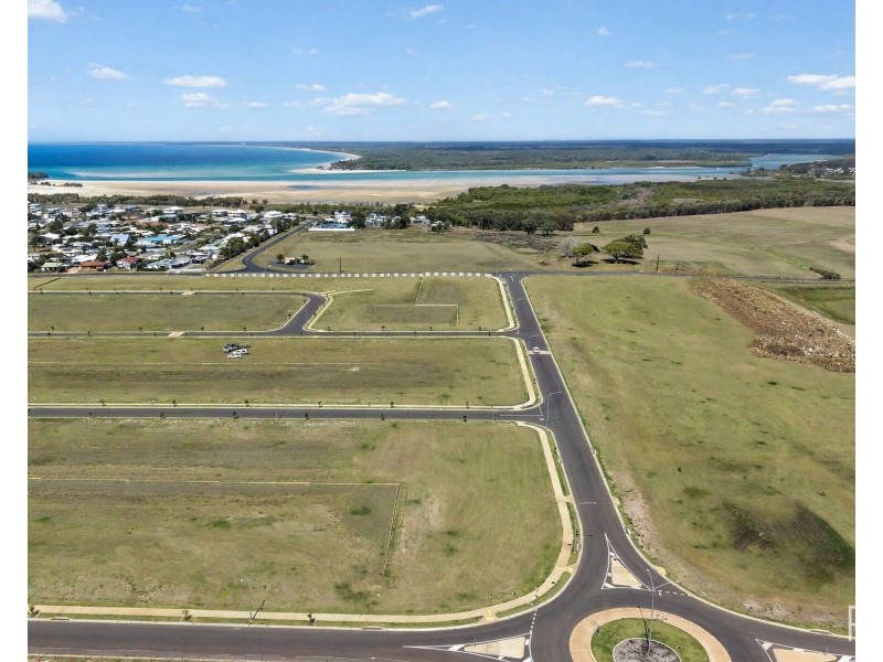 96 Dorflers Road, South Beach, Elliott Heads QLD 4670