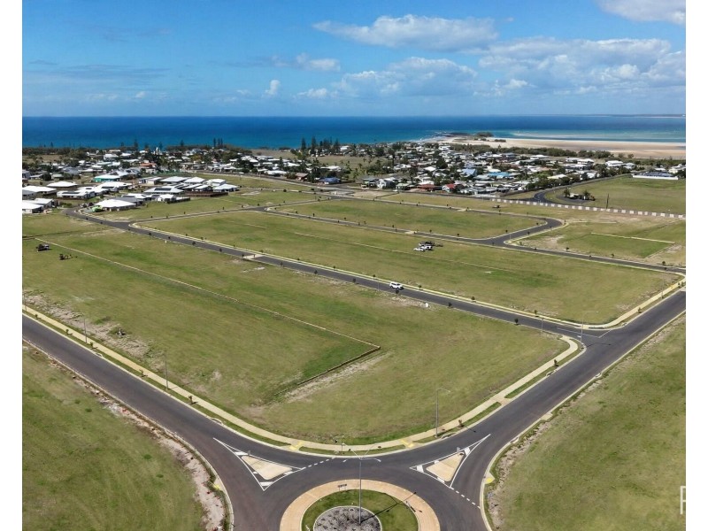 96 Dorflers Road, South Beach, Elliott Heads QLD 4670