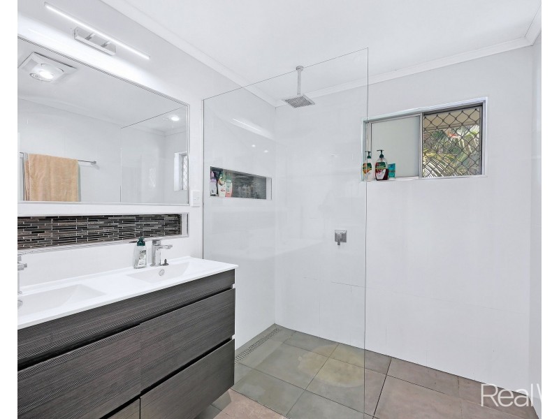 5 Dixon Street, Kepnock QLD 4670