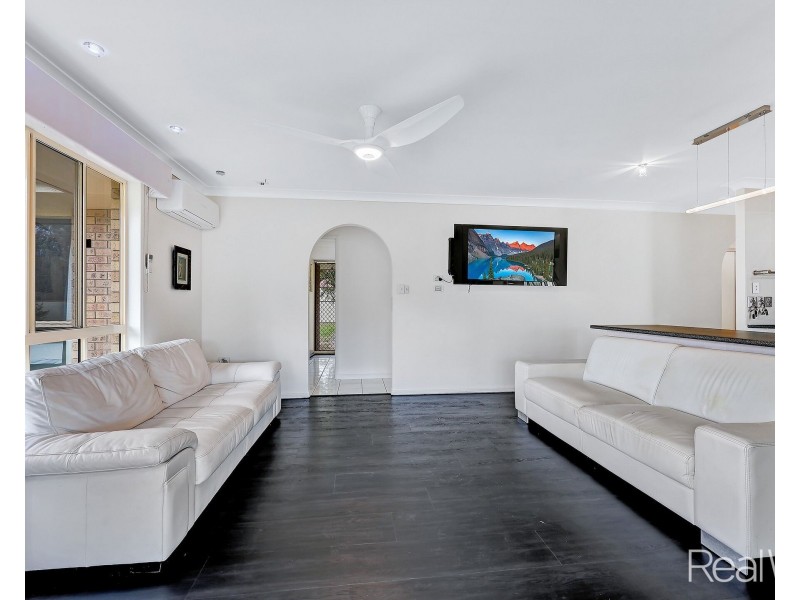 1 Belluna Crescent, Gooburrum QLD 4670
