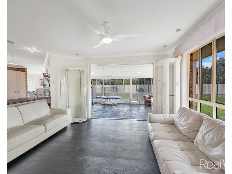 1 Belluna Crescent, Gooburrum QLD 4670