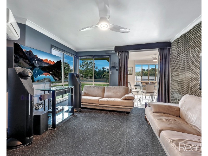 1 Belluna Crescent, Gooburrum QLD 4670
