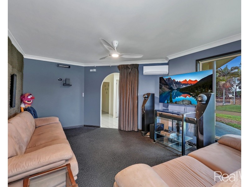 1 Belluna Crescent, Gooburrum QLD 4670