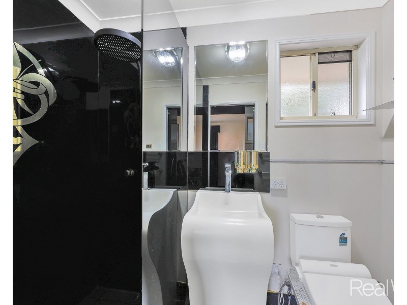 1 Belluna Crescent, Gooburrum QLD 4670