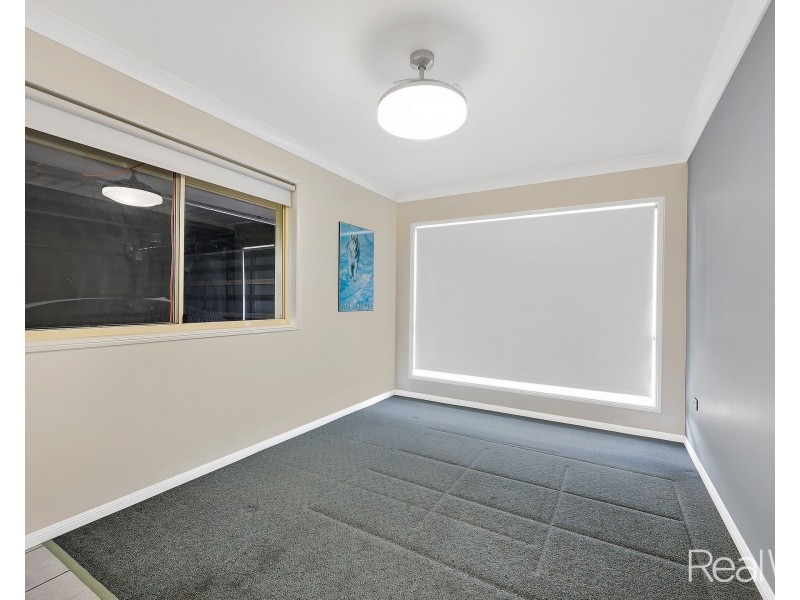 1 Belluna Crescent, Gooburrum QLD 4670
