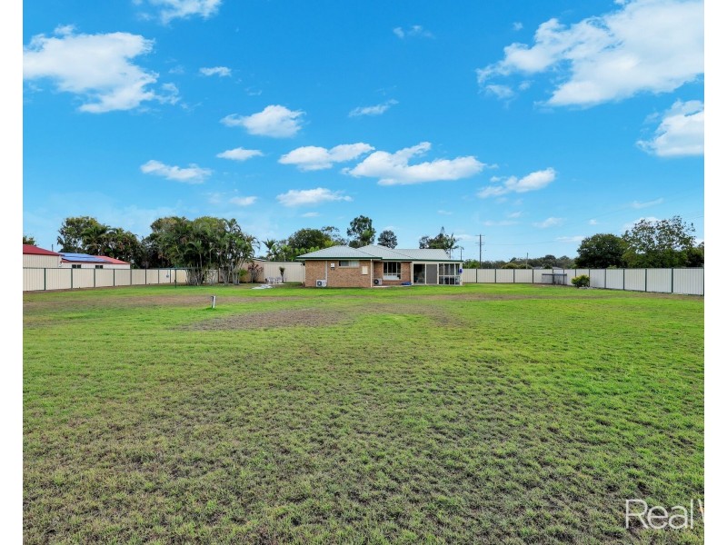 1 Belluna Crescent, Gooburrum QLD 4670