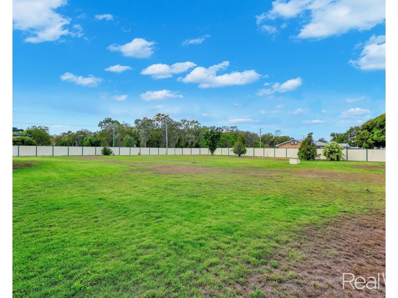 1 Belluna Crescent, Gooburrum QLD 4670