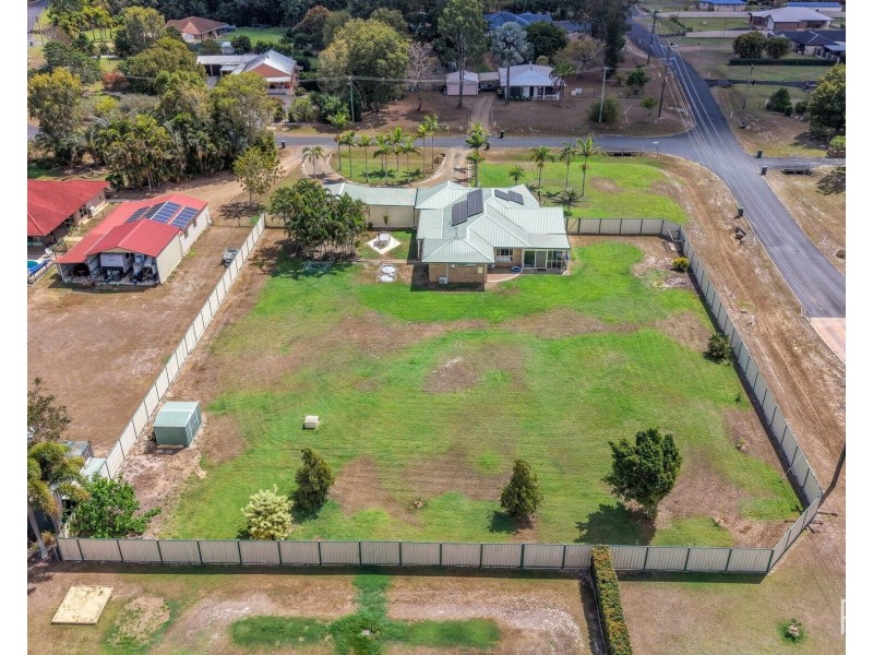 1 Belluna Crescent, Gooburrum QLD 4670
