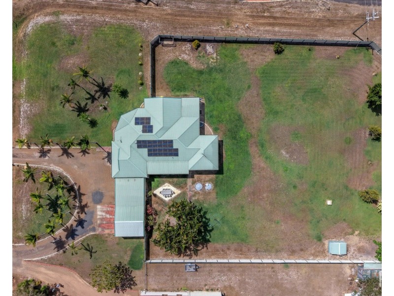 1 Belluna Crescent, Gooburrum QLD 4670