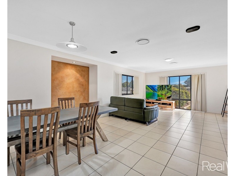 19 Rokeby Court, Branyan QLD 4670