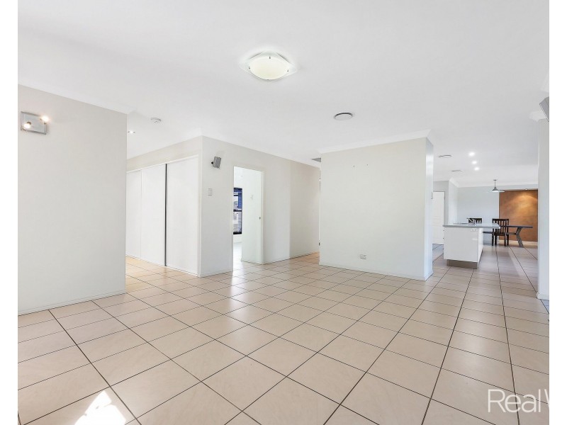 19 Rokeby Court, Branyan QLD 4670