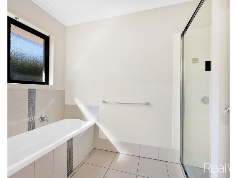 19 Rokeby Court, Branyan QLD 4670