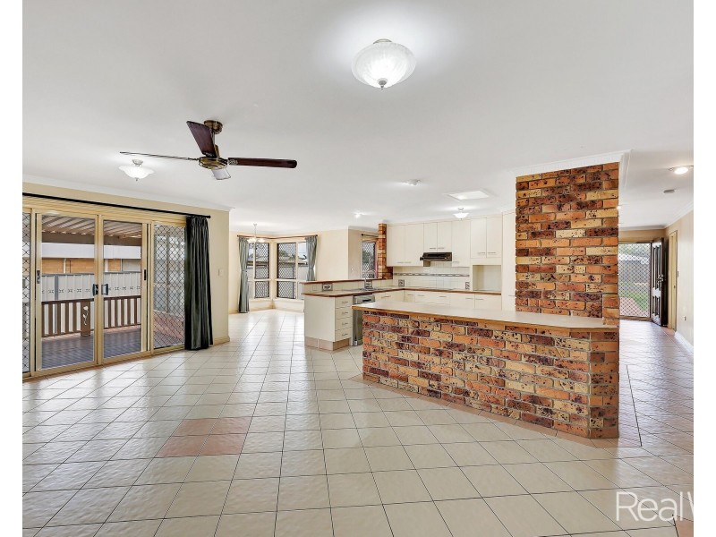 7 Laurel Street, Gooburrum QLD 4670