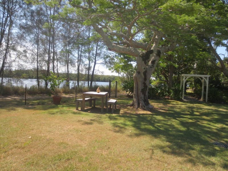 2 Yamba Street, Palmers Island NSW 2463