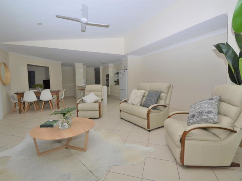1 Nabilla Court, Yamba NSW 2464