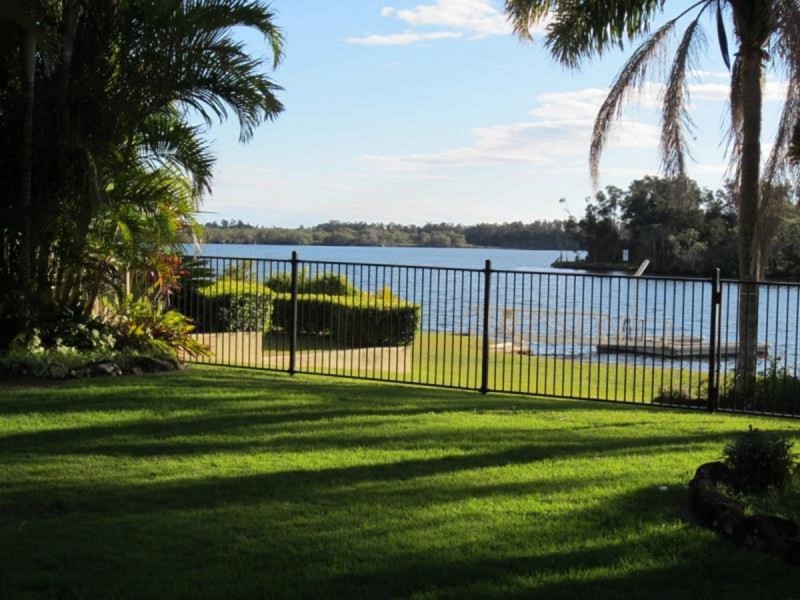 30 Palm Terrace, Yamba NSW 2464