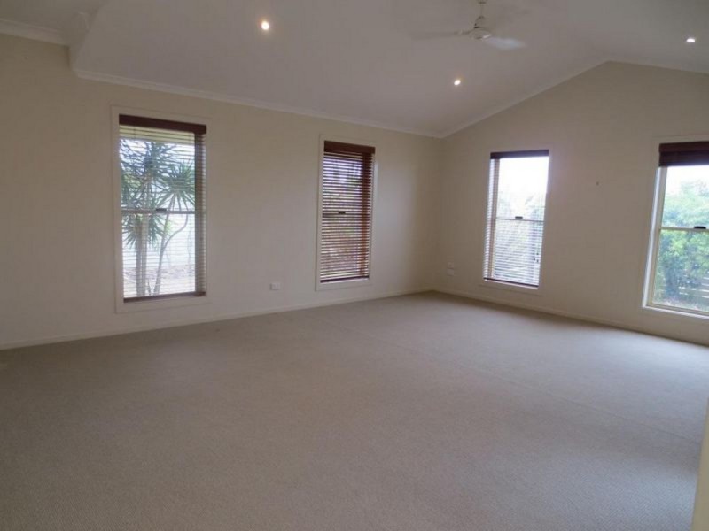 1/1 William Avenue, Yamba NSW 2464