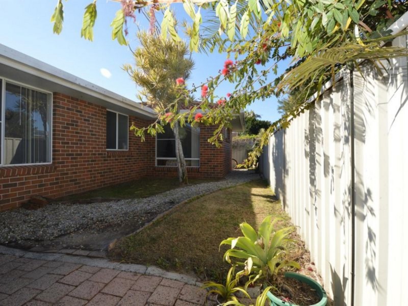 2/16 Heron Court, Yamba NSW 2464