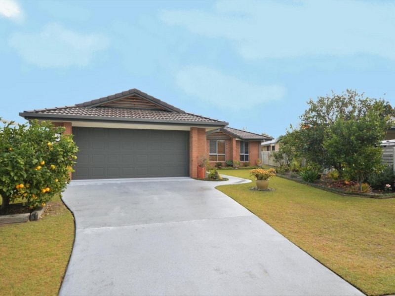 5 Newport Island Circuit, Yamba NSW 2464