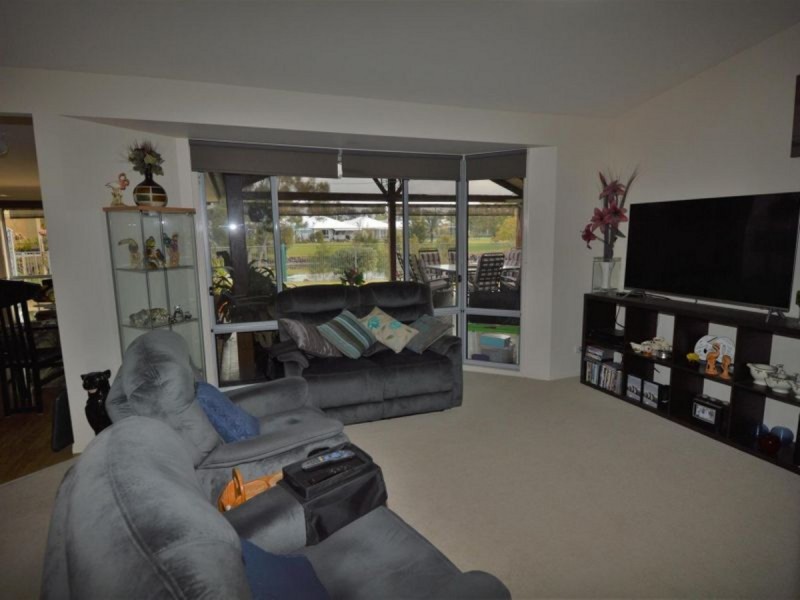 5 Newport Island Circuit, Yamba NSW 2464