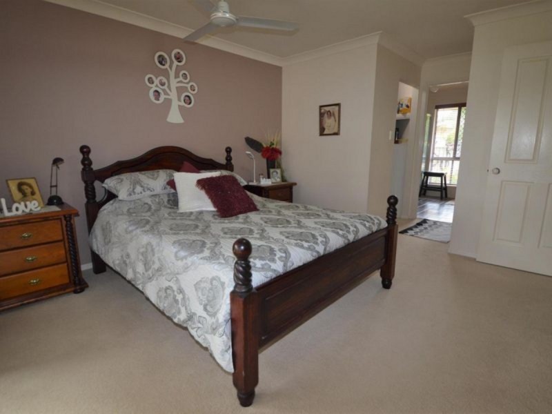 5 Newport Island Circuit, Yamba NSW 2464