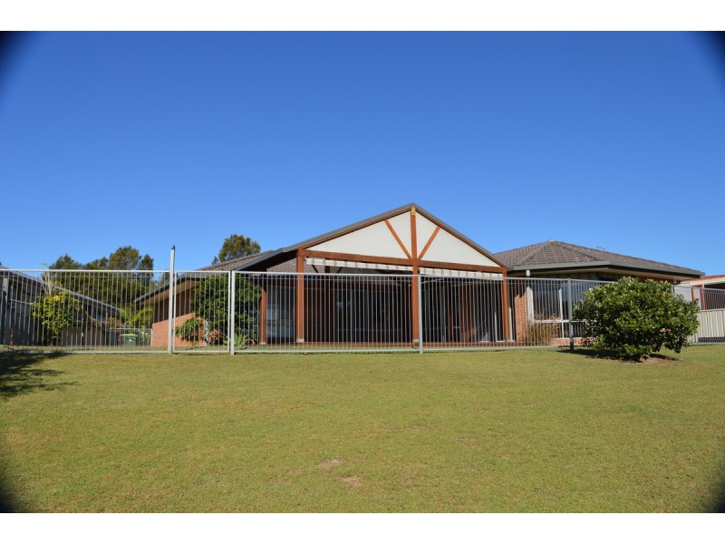 5 Newport Island Circuit, Yamba NSW 2464