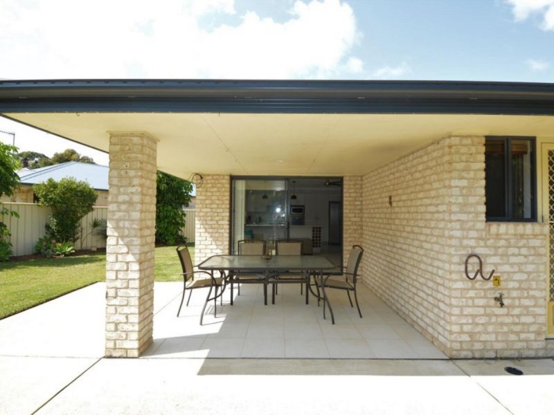 3 Investigators Place, Yamba NSW 2464