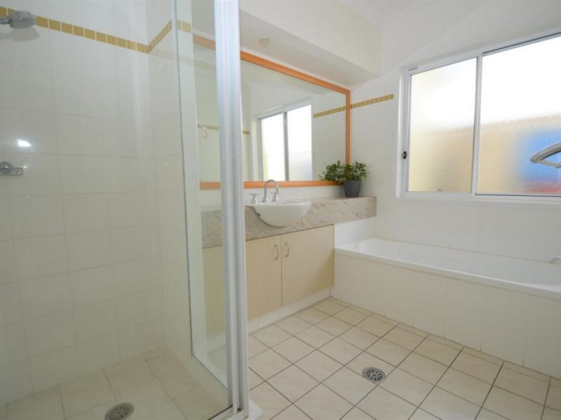 11 The Parkway, Yamba NSW 2464