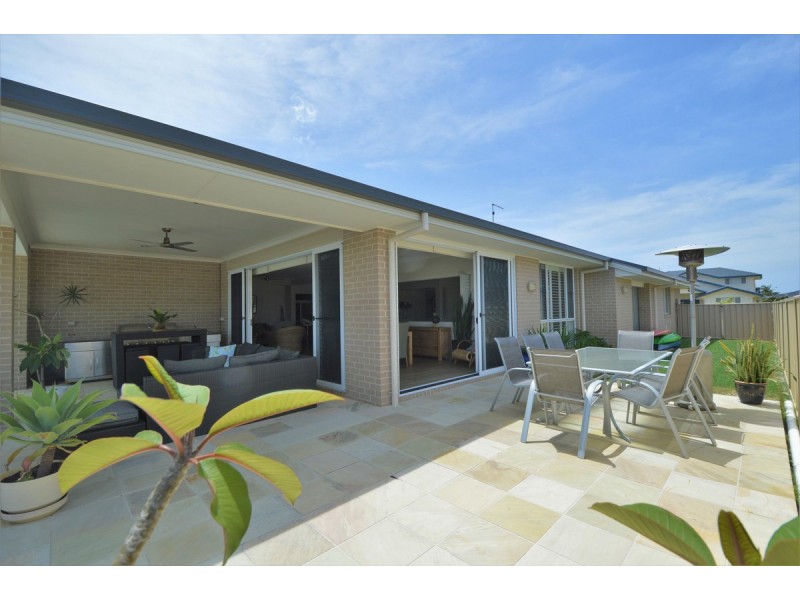 17 Barellan Avenue, Yamba NSW 2464